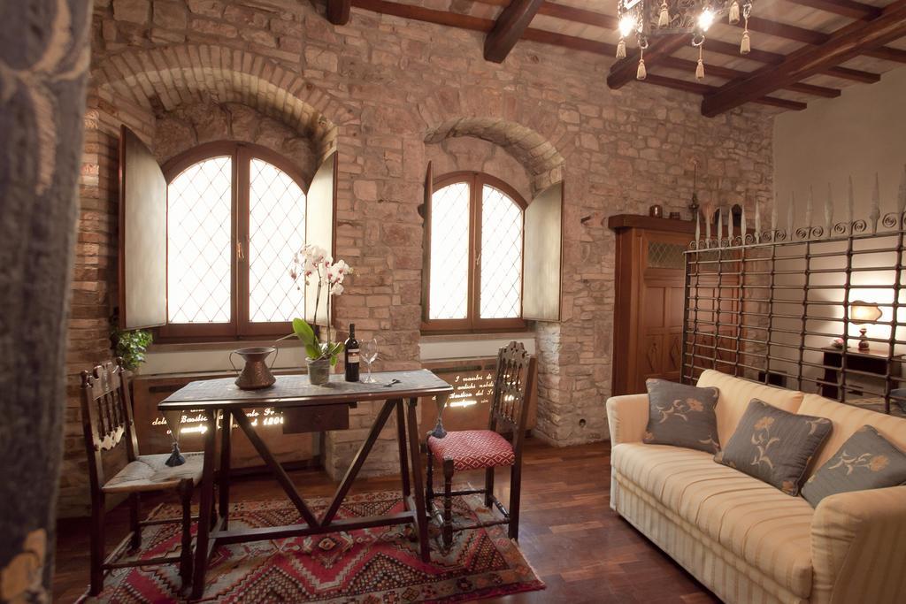 Loggia Dei Maestri Comacini Apartment Assisi Bilik gambar