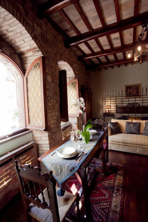 Loggia Dei Maestri Comacini Apartment Assisi Bilik gambar